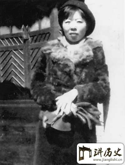 萧红掐死扔掉自己的孩子?萧红的孩子怎么死的