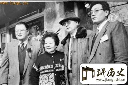 揭<a href=