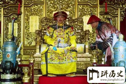 揭秘:清朝嘉庆皇帝离奇死因的三种说法