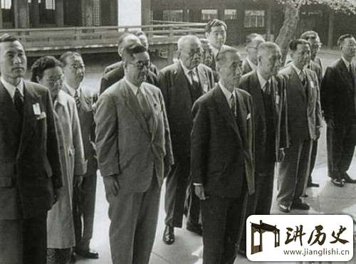 揭周作人汉奸之路:1941年访日主动参拜靖国神社