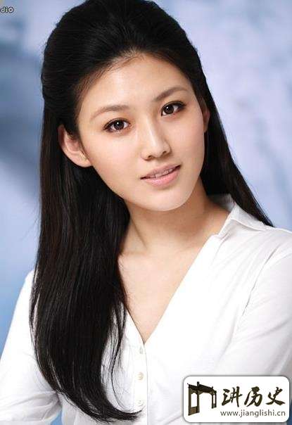 多情江山董鄂妃是谁演的?董鄂妃扮演者侯梦瑶资料
