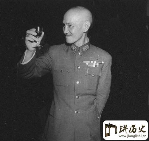 蒋介石兵败大陆的两个最主要原因:内部派系斗争