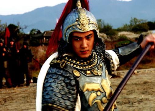 <rb>这</rb><rt>zhè</rt><rb>个</rb><rt>gè</rt><rb>老</rb><rt>lǎo</rt><rb>将</rb><rt>jiāng</rt><rb>大</rb><rt>dà</rt><rb>器</rb><rt>qì</rt><rb>晚</rb><rt>wǎn</rt><rb>成</rb><rt>chéng</rt><rb>却</rb><rt>què</rt><rb>还</rb><rt>hái</rt><rb>遭</rb><rt>zāo</rt><rb>到</rb><rt>dào</rt><rb>别</rb><rt>bié</rt><rb>人</rb><rt>rén</rt><rb>的</rb><rt>de</rt><rb>妒</rb><rt>dù</rt><rb>忌</rb><rt>jì</rt> <rb>这</rb><rt>zhè</rt><rb>个</rb><rt>gè</rt><rb>老</rb><rt>lǎo</rt><rb>将</rb><rt>jiāng</rt><rb>大</rb><rt>dà</rt><rb>器</rb><rt>qì</rt><rb>晚</rb><rt>wǎn</rt><rb>成</rb><rt>chéng</rt><rb>却</rb><rt>què</rt><rb>还</rb><rt>hái</rt><rb>遭</rb><rt>zāo</rt><rb>到</rb><rt>dào</rt><rb>别</rb><rt>bié</rt><rb>人</rb><rt>rén</rt><rb>的</rb><rt>de</rt><rb>妒</rb><rt>dù</rt><rb>忌</rb><rt>jì</rt>