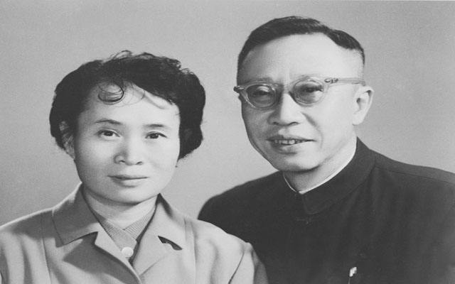 20170906985896.jpg <rb>溥</rb><rt>pǔ</rt><rb>仪</rb><rt>yí</rt>.jpg