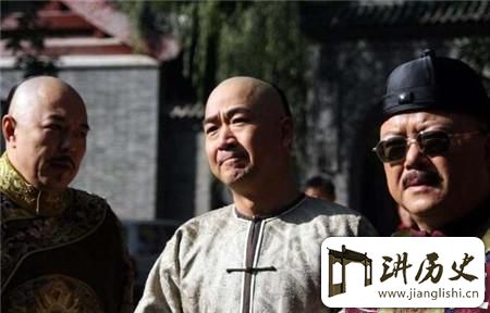 <rb>盘</rb><rt>pán</rt><rb>点</rb><rt>diǎn</rt><rb>和</rb><rt>hé</rt><rb>珅</rb><rt>shēn</rt><rb>巴</rb><rt>bā</rt><rb>结</rb><rt>jié</rt><rb>乾</rb><rt>qián</rt><rb>隆</rb><rt>lóng</rt><rb>的</rb><rt>de</rt><rb>高</rb><rt>gāo</rt><rb>招</rb><rt>zhāo</rt>:<rb>陪</rb><rt>péi</rt><rb>乾</rb><rt>qián</rt><rb>隆</rb><rt>lóng</rt><rb>流</rb><rt>liú</rt><rb>泪</rb><rt>lèi</rt><rb>陪</rb><rt>péi</rt><rb>绝</rb><rt>jué</rt><rb>食</rb><rt>shí</rt>!