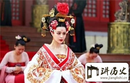 <rb>女</rb><rt>nǚ</rt><rb>皇</rb><rt>huáng</rt><rb>武</rb><rt>wǔ</rt><rb>则</rb><rt>zé</rt><rb>天</rb><rt>tiān</rt><rb>的</rb><rt>de</rt><rb>四</rb><rt>sì</rt><rb>大</rb><rt>dà</rt><rb>杀</rb><rt>shā</rt><rb>手</rb><rt>shǒu</rt><rb>其</rb><rt>qí</rt><rb>中</rb><rt>zhōng</rt><rb>一</rb><rt>yī</rt><rb>个</rb><rt>gè</rt><rb>还</rb><rt>hái</rt><rb>创</rb><rt>chuàng</rt><rb>造</rb><rt>zào</rt><rb>了</rb><rt>le</rt><rb>成</rb><rt>chéng</rt><rb>语</rb><rt>yǔ</rt>