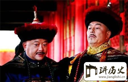 <rb>乾</rb><rt>qián</rt><rb>隆</rb><rt>lóng</rt><rb>南</rb><rt>nán</rt><rb>巡</rb><rt>xún</rt><rb>时</rb><rt>shí</rt><rb>为</rb><rt>wéi</rt><rb>何</rb><rt>hé</rt><rb>官</rb><rt>guān</rt><rb>员</rb><rt>yuán</rt><rb>要</rb><rt>yào</rt><rb>准</rb><rt>zhǔn</rt><rb>备</rb><rt>bèi</rt><rb>成</rb><rt>chéng</rt><rb>千</rb><rt>qiān</rt><rb>上</rb><rt>shàng</rt><rb>万</rb><rt>wàn</rt><rb>盆</rb><rt>pén</rt><rb>盂</rb><rt>yú</rt>?