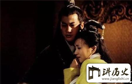 <rb>三</rb><rt>sān</rt><rb>国</rb><rt>guó</rt><rb>秘</rb><rt>mì</rt><rb>闻</rb><rt>wén</rt>:<rb>曹</rb><rt>cáo</rt><rb>操</rb><rt>cāo</rt><rb>因</rb><rt>yīn</rt><rb>强</rb><rt>qiáng</rt><rb>占</rb><rt>zhàn</rt><rb>寡</rb><rt>guǎ</rt><rb>妇</rb><rt>fù</rt><rb>而</rb><rt>ér</rt><rb>痛</rb><rt>tòng</rt><rb>失</rb><rt>shī</rt><rb>爱</rb><rt>ài</rt><rb>子</rb><rt>zǐ</rt><rb>和</rb><rt>hé</rt><rb>典</rb><rt>diǎn</rt><rb>韦</rb><rt>wéi</rt>?