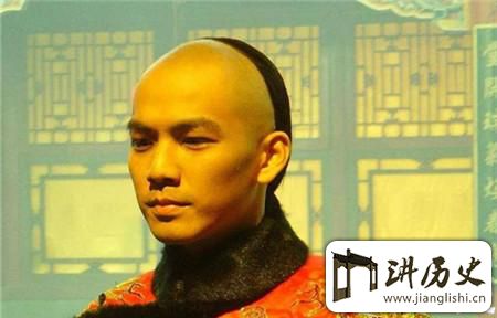 <rb>和</rb><rt>hé</rt><rb>珅</rb><rt>shēn</rt><rb>是</rb><rt>shì</rt><rb>天</rb><rt>tiān</rt><rb>下</rb><rt>xià</rt><rb>第</rb><rt>dì</rt><rb>一</rb><rt>yī</rt><rb>贪</rb><rt>tān</rt><rb>官</rb><rt>guān</rt><rb>也</rb><rt>yě</rt><rb>是</rb><rt>shì</rt><rb>天</rb><rt>tiān</rt><rb>下</rb><rt>xià</rt><rb>第</rb><rt>dì</rt><rb>一</rb><rt>yī</rt><rb>痴</rb><rt>chī</rt><rb>情</rb><rt>qíng</rt><rb>男</rb><rt>nán</rt><rb>子</rb><rt>zǐ</rt>