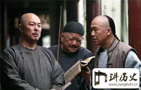 <rb>和</rb><rt>hé</rt><rb>珅</rb><rt>shēn</rt><rb>是</rb><rt>shì</rt><rb>天</rb><rt>tiān</rt><rb>下</rb><rt>xià</rt><rb>第</rb><rt>dì</rt><rb>一</rb><rt>yī</rt><rb>贪</rb><rt>tān</rt><rb>官</rb><rt>guān</rt><rb>也</rb><rt>yě</rt><rb>是</rb><rt>shì</rt><rb>天</rb><rt>tiān</rt><rb>下</rb><rt>xià</rt><rb>第</rb><rt>dì</rt><rb>一</rb><rt>yī</rt><rb>痴</rb><rt>chī</rt><rb>情</rb><rt>qíng</rt><rb>男</rb><rt>nán</rt><rb>子</rb><rt>zǐ</rt>