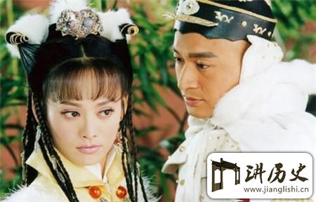 <rb>皇</rb><rt>huáng</rt><rb>太</rb><rt>tài</rt><rb>极</rb><rt>jí</rt><rb>突</rb><rt>tū</rt><rb>然</rb><rt>rán</rt><rb>驾</rb><rt>jià</rt><rb>崩</rb><rt>bēng</rt><rb>多</rb><rt>duō</rt><rb>尔</rb><rt>ěr</rt><rb>衮</rb><rt>gǔn</rt><rb>为</rb><rt>wéi</rt><rb>什</rb><rt>shí</rt><rb>么</rb><rt>me</rt><rb>支</rb><rt>zhī</rt><rb>持</rb><rt>chí</rt><rb>福</rb><rt>fú</rt><rb>临</rb><rt>lín</rt><rb>当</rb><rt>dāng</rt><rb>皇</rb><rt>huáng</rt><rb>帝</rb><rt>dì</rt>