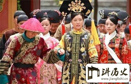 <rb>慈</rb><rt>cí</rt><rb>禧</rb><rt>xǐ</rt><rb>晚</rb><rt>wǎn</rt><rb>年</rb><rt>nián</rt><rb>风</rb><rt>fēng</rt><rb>流</rb><rt>liú</rt><rb>癖</rb><rt>pǐ</rt><rb>好</rb><rt>hǎo</rt>:<rb>每</rb><rt>měi</rt><rb>夜</rb><rt>yè</rt><rb>都</rb><rt>dōu</rt><rb>要</rb><rt>yào</rt><rb>听</rb><rt>tīng</rt><rb>民</rb><rt>mín</rt><rb>间</rb><rt>jiān</rt><rb>淫</rb><rt>yín</rt><rb>戏</rb><rt>xì</rt>?