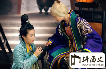 <rb>神</rb><rt>shén</rt><rb>雕</rb><rt>diāo</rt><rb>侠</rb><rt>xiá</rt><rb>侣</rb><rt>lǚ</rt><rb>中</rb><rt>zhōng</rt><rb>裘</rb><rt>qiú</rt><rb>千</rb><rt>qiān</rt><rb>尺</rb><rt>chǐ</rt><rb>怎</rb><rt>zěn</rt><rb>么</rb><rt>me</rt><rb>死</rb><rt>sǐ</rt><rb>的</rb><rt>de</rt>?<rb>裘</rb><rt>qiú</rt><rb>千</rb><rt>qiān</rt><rb>尺</rb><rt>chǐ</rt><rb>的</rb><rt>de</rt><rb>结</rb><rt>jié</rt><rb>局</rb><rt>jú</rt><rb>如</rb><rt>rú</rt><rb>何</rb><rt>hé</rt>