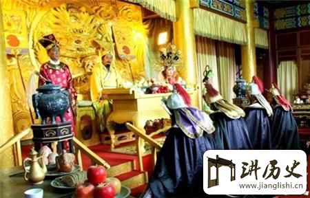 <rb>唐</rb><rt>táng</rt><rb>太</rb><rt>tài</rt><rb>宗</rb><rt>zōng</rt><rb>亲</rb><rt>qīn</rt><rb>手</rb><rt>shǒu</rt><rb>怒</rb><rt>nù</rt><rb>砸</rb><rt>zá</rt><rb>魏</rb><rt>wèi</rt><rb>征</rb><rt>zhēng</rt><rb>的</rb><rt>de</rt><rb>墓</rb><rt>mù</rt><rb>碑</rb><rt>bēi</rt><rb>这</rb><rt>zhè</rt><rb>其</rb><rt>qí</rt><rb>中</rb><rt>zhōng</rt><rb>有</rb><rt>yǒu</rt><rb>何</rb><rt>hé</rt><rb>隐</rb><rt>yǐn</rt><rb>情</rb><rt>qíng</rt>?