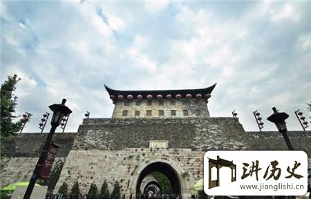 <rb>有</rb><rt>yǒu</rt><rb>多</rb><rt>duō</rt><rb>少</rb><rt>shǎo</rt><rb>皇</rb><rt>huáng</rt><rb>帝</rb><rt>dì</rt><rb>是</rb><rt>shì</rt><rb>长</rb><rt>zhǎng</rt><rb>眠</rb><rt>mián</rt><rb>在</rb><rt>zài</rt><rb>南</rb><rt>nán</rt><rb>京</rb><rt>jīng</rt><rb>这</rb><rt>zhè</rt><rb>个</rb><rt>gè</rt><rb>帝</rb><rt>dì</rt><rb>王</rb><rt>wáng</rt><rb>之</rb><rt>zhī</rt><rb>宅</rb><rt>zhái</rt><rb>的</rb><rt>de</rt>?<rb>南</rb><rt>nán</rt><rb>京</rb><rt>jīng</rt><rb>埋</rb><rt>mái</rt><rb>葬</rb><rt>zàng</rt><rb>了</rb><rt>le</rt><rb>多</rb><rt>duō</rt><rb>少</rb><rt>shǎo</rt><rb>皇</rb><rt>huáng</rt><rb>帝</rb><rt>dì</rt>? <rb>有</rb><rt>yǒu</rt><rb>多</rb><rt>duō</rt><rb>少</rb><rt>shǎo</rt><rb>皇</rb><rt>huáng</rt><rb>帝</rb><rt>dì</rt><rb>是</rb><rt>shì</rt><rb>长</rb><rt>zhǎng</rt><rb>眠</rb><rt>mián</rt><rb>在</rb><rt>zài</rt><rb>南</rb><rt>nán</rt><rb>京</rb><rt>jīng</rt><rb>这</rb><rt>zhè</rt><rb>个</rb><rt>gè</rt><rb>帝</rb><rt>dì</rt><rb>王</rb><rt>wáng</rt><rb>之</rb><rt>zhī</rt><rb>宅</rb><rt>zhái</rt><rb>的</rb><rt>de</rt>?<rb>南</rb><rt>nán</rt><rb>京</rb><rt>jīng</rt><rb>埋</rb><rt>mái</rt><rb>葬</rb><rt>zàng</rt><rb>了</rb><rt>le</rt><rb>多</rb><rt>duō</rt><rb>少</rb><rt>shǎo</rt><rb>皇</rb><rt>huáng</rt><rb>帝</rb><rt>dì</rt>?
