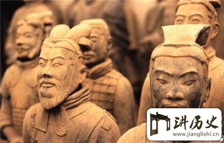 <rb>千</rb><rt>qiān</rt><rb>人</rb><rt>rén</rt><rb>千</rb><rt>qiān</rt><rb>面</rb><rt>miàn</rt><rb>的</rb><rt>de</rt><rb>兵</rb><rt>bīng</rt><rb>马</rb><rt>mǎ</rt><rb>俑</rb><rt>yǒng</rt><rb>是</rb><rt>shì</rt><rb>怎</rb><rt>zěn</rt><rb>么</rb><rt>me</rt><rb>做</rb><rt>zuò</rt><rb>出</rb><rt>chū</rt><rb>来</rb><rt>lái</rt><rb>的</rb><rt>de</rt>?<rb>工</rb><rt>gōng</rt><rb>艺</rb><rt>yì</rt><rb>复</rb><rt>fù</rt><rb>杂</rb><rt>zá</rt>