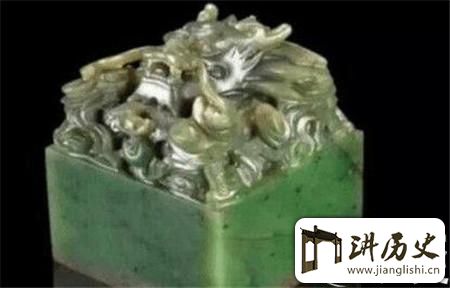 <rb>秦</rb><rt>qín</rt><rb>始</rb><rt>shǐ</rt><rb>皇</rb><rt>huáng</rt><rb>去</rb><rt>qù</rt><rb>世</rb><rt>shì</rt><rb>前</rb><rt>qián</rt><rb>曾</rb><rt>céng</rt><rb>遇</rb><rt>yù</rt><rb>到</rb><rt>dào</rt><rb>三</rb><rt>sān</rt><rb>宗</rb><rt>zōng</rt><rb>怪</rb><rt>guài</rt><rb>事</rb><rt>shì</rt><rb>每</rb><rt>měi</rt><rb>个</rb><rt>gè</rt><rb>都</rb><rt>dōu</rt><rb>不</rb><rt>bú</rt><rb>可</rb><rt>kě</rt><rb>思</rb><rt>sī</rt><rb>议</rb><rt>yì</rt>