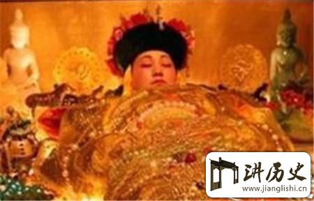 <rb>慈</rb><rt>cí</rt><rb>禧</rb><rt>xǐ</rt><rb>口</rb><rt>kǒu</rt><rb>中</rb><rt>zhōng</rt><rb>含</rb><rt>hán</rt><rb>的</rb><rt>de</rt><rb>夜</rb><rt>yè</rt><rb>明</rb><rt>míng</rt><rb>珠</rb><rt>zhū</rt><rb>到</rb><rt>dào</rt><rb>底</rb><rt>dǐ</rt><rb>是</rb><rt>shì</rt><rb>什</rb><rt>shí</rt><rb>么</rb><rt>me</rt>?<rb>价</rb><rt>jià</rt><rb>值</rb><rt>zhí</rt><rb>多</rb><rt>duō</rt><rb>少</rb><rt>shǎo</rt><rb>钱</rb><rt>qián</rt>