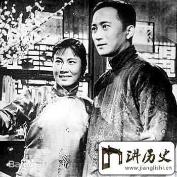 <rb>历</rb><rt>lì</rt><rb>史</rb><rt>shǐ</rt><rb>上</rb><rt>shàng</rt><rb>的</rb><rt>de</rt><rb>今</rb><rt>jīn</rt><rb>日</rb><rt>rì</rt><rb>头</rb><rt>tóu</rt><rb>条</rb><rt>tiáo</rt>:<rb>周</rb><rt>zhōu</rt><rb>恩</rb><rt>ēn</rt><rb>来</rb><rt>lái</rt><rb>总</rb><rt>zǒng</rt><rb>理</rb><rt>lǐ</rt><rb>亲</rb><rt>qīn</rt><rb>评</rb><rt>píng</rt><rb>的</rb><rt>de</rt><rb>新</rb><rt>xīn</rt><rb>中</rb><rt>zhōng</rt><rb>国</rb><rt>guó</rt>22<rb>大</rb><rt>dà</rt><rb>影</rb><rt>yǐng</rt><rb>星</rb><rt>xīng</rt><rb>你</rb><rt>nǐ</rt><rb>知</rb><rt>zhī</rt><rb>道</rb><rt>dào</rt><rb>几</rb><rt>jǐ</rt><rb>个</rb><rt>gè</rt>