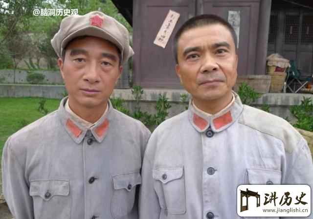 <rb>为</rb><rt>wéi</rt><rb>何</rb><rt>hé</rt><rb>这</rb><rt>zhè</rt><rb>一</rb><rt>yī</rt><rb>战</rb><rt>zhàn</rt><rb>过</rb><rt>guò</rt><rb>后</rb><rt>hòu</rt>,<rb>资</rb><rt>zī</rt><rb>历</rb><rt>lì</rt><rb>老</rb><rt>lǎo</rt><rb>年</rb><rt>nián</rt><rb>纪</rb><rt>jì</rt><rb>大</rb><rt>dà</rt><rb>的</rb><rt>de</rt><rb>彭</rb><rt>péng</rt><rb>德</rb><rt>dé</rt><rb>怀</rb><rt>huái</rt><rb>反</rb><rt>fǎn</rt><rb>称</rb><rt>chēng</rt><rb>林</rb><rt>lín</rt><rb>彪</rb><rt>biāo</rt><rb>为</rb><rt>wéi</rt><rb>大</rb><rt>dà</rt><rb>哥</rb><rt>gē</rt>?