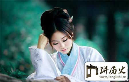 <rb>她</rb><rt>tā</rt><rb>怕</rb><rt>pà</rt><rb>是</rb><rt>shì</rt><rb>史</rb><rt>shǐ</rt><rb>上</rb><rt>shàng</rt><rb>杀</rb><rt>shā</rt><rb>伤</rb><rt>shāng</rt><rb>力</rb><rt>lì</rt><rb>最</rb><rt>zuì</rt><rb>强</rb><rt>qiáng</rt><rb>的</rb><rt>de</rt><rb>美</rb><rt>měi</rt><rb>女</rb><rt>nǚ</rt><rb>九</rb><rt>jiǔ</rt><rb>个</rb><rt>gè</rt><rb>男</rb><rt>nán</rt><rb>人</rb><rt>rén</rt><rb>因</rb><rt>yīn</rt><rb>她</rb><rt>tā</rt><rb>而</rb><rt>ér</rt><rb>死</rb><rt>sǐ</rt>