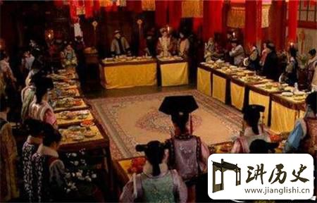 <rb>清</rb><rt>qīng</rt><rb>宫</rb><rt>gōng</rt><rb>怪</rb><rt>guài</rt><rb>现</rb><rt>xiàn</rt><rb>象</rb><rt>xiàng</rt>:<rb>清</rb><rt>qīng</rt><rb>朝</rb><rt>cháo</rt><rb>皇</rb><rt>huáng</rt><rb>帝</rb><rt>dì</rt><rb>为</rb><rt>wéi</rt><rb>何</rb><rt>hé</rt><rb>大</rb><rt>dà</rt><rb>多</rb><rt>duō</rt><rb>死</rb><rt>sǐ</rt><rb>于</rb><rt>yú</rt><rb>严</rb><rt>yán</rt><rb>寒</rb><rt>hán</rt><rb>冬</rb><rt>dōng</rt><rb>天</rb><rt>tiān</rt>