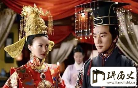 <rb>古</rb><rt>gǔ</rt><rb>代</rb><rt>dài</rt><rb>的</rb><rt>de</rt><rb>妻</rb><rt>qī</rt><rb>妾</rb><rt>qiè</rt><rb>嫡</rb><rt>dí</rt><rb>庶</rb><rt>shù</rt><rb>之</rb><rt>zhī</rt><rb>分</rb><rt>fèn</rt><rb>真</rb><rt>zhēn</rt><rb>像</rb><rt>xiàng</rt><rb>电</rb><rt>diàn</rt><rb>视</rb><rt>shì</rt><rb>剧</rb><rt>jù</rt><rb>里</rb><rt>lǐ</rt><rb>那</rb><rt>nà</rt><rb>样</rb><rt>yàng</rt><rb>夸</rb><rt>kuā</rt><rb>张</rb><rt>zhāng</rt><rb>吗</rb><rt>ma</rt>?