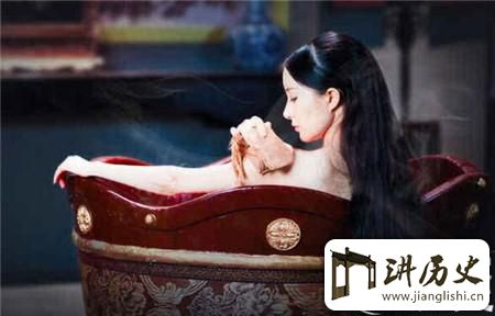 <rb>谁</rb><rt>shuí</rt><rb>说</rb><rt>shuō</rt><rb>古</rb><rt>gǔ</rt><rb>人</rb><rt>rén</rt><rb>不</rb><rt>bú</rt><rb>喜</rb><rt>xǐ</rt><rb>欢</rb><rt>huān</rt><rb>洗</rb><rt>xǐ</rt><rb>澡</rb><rt>zǎo</rt><rb>呢</rb><rt>ne</rt>?<rb>宋</rb><rt>sòng</rt><rb>朝</rb><rt>cháo</rt><rb>人</rb><rt>rén</rt><rb>就</rb><rt>jiù</rt><rb>很</rb><rt>hěn</rt><rb>享</rb><rt>xiǎng</rt><rb>受</rb><rt>shòu</rt><rb>沐</rb><rt>mù</rt><rb>浴</rb><rt>yù</rt>