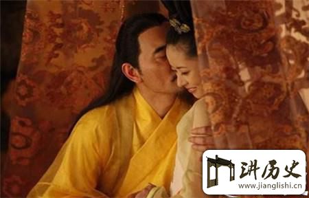 <rb>清</rb><rt>qīng</rt><rb>朝</rb><rt>cháo</rt><rb>妃</rb><rt>fēi</rt><rb>子</rb><rt>zǐ</rt><rb>为</rb><rt>wéi</rt><rb>什</rb><rt>shí</rt><rb>么</rb><rt>me</rt><rb>都</rb><rt>dōu</rt><rb>那</rb><rt>nà</rt><rb>么</rb><rt>me</rt><rb>丑</rb><rt>chǒu</rt>?<rb>皇</rb><rt>huáng</rt><rb>帝</rb><rt>dì</rt><rb>心</rb><rt>xīn</rt><rb>里</rb><rt>lǐ</rt><rb>其</rb><rt>qí</rt><rb>实</rb><rt>shí</rt><rb>很</rb><rt>hěn</rt><rb>苦</rb><rt>kǔ</rt>