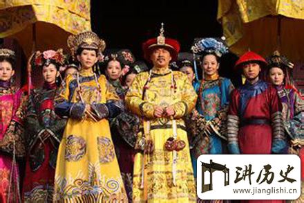 <rb>皇</rb><rt>huáng</rt><rb>帝</rb><rt>dì</rt><rb>供</rb><rt>gòng</rt><rb>养</rb><rt>yǎng</rt><rb>后</rb><rt>hòu</rt><rb>宫</rb><rt>gōng</rt><rb>三</rb><rt>sān</rt><rb>千</rb><rt>qiān</rt><rb>佳</rb><rt>jiā</rt><rb>丽</rb><rt>lì</rt><rb>的</rb><rt>de</rt><rb>惊</rb><rt>jīng</rt><rb>人</rb><rt>rén</rt><rb>花</rb><rt>huā</rt><rb>费</rb><rt>fèi</rt>!<rb>佳</rb><rt>jiā</rt><rb>丽</rb><rt>lì</rt><rb>养</rb><rt>yǎng</rt><rb>不</rb><rt>bú</rt><rb>起</rb><rt>qǐ</rt>