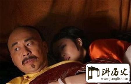 <rb>三</rb><rt>sān</rt><rb>国</rb><rt>guó</rt><rb>魏</rb><rt>wèi</rt><rb>晋</rb><rt>jìn</rt><rb>时</rb><rt>shí</rt><rb>期</rb><rt>qī</rt><rb>为</rb><rt>wéi</rt><rb>何</rb><rt>hé</rt><rb>会</rb><rt>huì</rt><rb>流</rb><rt>liú</rt><rb>行</rb><rt>háng</rt><rb>古</rb><rt>gǔ</rt><rb>怪</rb><rt>guài</rt><rb>疯</rb><rt>fēng</rt><rb>狂</rb><rt>kuáng</rt><rb>的</rb><rt>de</rt><rb>房</rb><rt>fáng</rt><rb>中</rb><rt>zhōng</rt><rb>术</rb><rt>shù</rt>?
