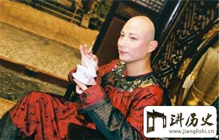 <rb>当</rb><rt>dāng</rt><rb>太</rb><rt>tài</rt><rb>监</rb><rt>jiān</rt><rb>的</rb><rt>de</rt><rb>条</rb><rt>tiáo</rt><rb>件</rb><rt>jiàn</rt><rb>有</rb><rt>yǒu</rt><rb>多</rb><rt>duō</rt><rb>严</rb><rt>yán</rt><rb>苛</rb><rt>kē</rt>?<rb>不</rb><rt>bú</rt><rb>是</rb><rt>shì</rt><rb>挥</rb><rt>huī</rt><rb>刀</rb><rt>dāo</rt><rb>自</rb><rt>zì</rt><rb>宫</rb><rt>gōng</rt><rb>就</rb><rt>jiù</rt><rb>可</rb><rt>kě</rt><rb>以</rb><rt>yǐ</rt>
