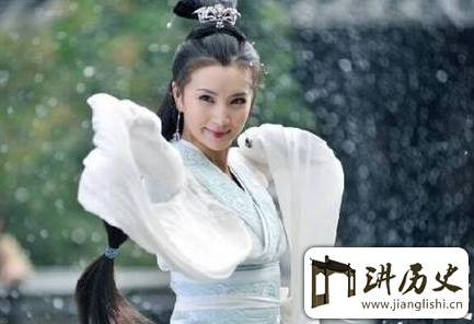 <rb>三</rb><rt>sān</rt><rb>国</rb><rt>guó</rt><rb>最</rb><rt>zuì</rt><rb>成</rb><rt>chéng</rt><rb>功</rb><rt>gōng</rt><rb>的</rb><rt>de</rt><rb>女</rb><rt>nǚ</rt><rb>人</rb><rt>rén</rt><rb>征</rb><rt>zhēng</rt><rb>服</rb><rt>fú</rt><rb>男</rb><rt>nán</rt><rb>人</rb><rt>rén</rt><rb>仅</rb><rt>jǐn</rt><rb>用</rb><rt>yòng</rt><rb>六</rb><rt>liù</rt><rb>大</rb><rt>dà</rt><rb>绝</rb><rt>jué</rt><rb>招</rb><rt>zhāo</rt>!