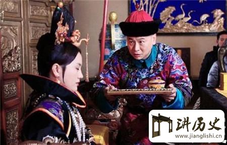 <rb>慈</rb><rt>cí</rt><rb>禧</rb><rt>xǐ</rt><rb>生</rb><rt>shēng</rt><rb>日</rb><rt>rì</rt><rb>放</rb><rt>fàng</rt><rb>生</rb><rt>shēng</rt><rb>鸟</rb><rt>niǎo</rt><rb>不</rb><rt>bú</rt><rb>飞</rb><rt>fēi</rt><rb>揭</rb><rt>jiē</rt><rb>秘</rb><rt>mì</rt><rb>李</rb><rt>lǐ</rt><rb>莲</rb><rt>lián</rt><rb>英</rb><rt>yīng</rt><rb>如</rb><rt>rú</rt><rb>何</rb><rt>hé</rt><rb>化</rb><rt>huà</rt><rb>解</rb><rt>jiě</rt><rb>危</rb><rt>wēi</rt><rb>机</rb><rt>jī</rt>